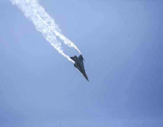 lezuhant vadászrepülő Dubaj