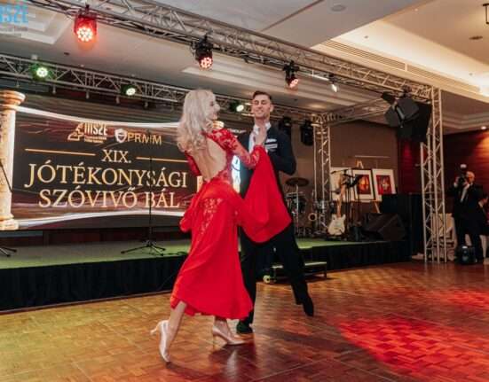 Busa Dóra és Ifj. Rónyai Zoltán Európa-bajnok versenytáncosok előadása a 2025-ös, XIX. Szóvivő bálon