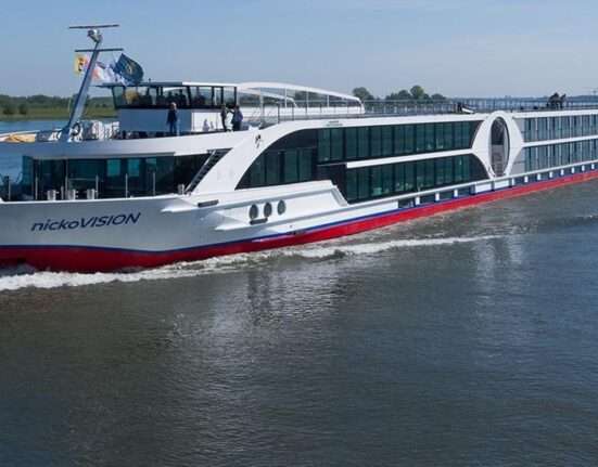 folyami hajó / illusztráció